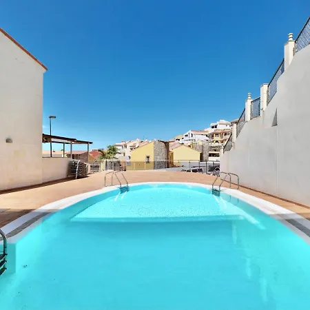 Brand New With Sunset Terrace Appartamento